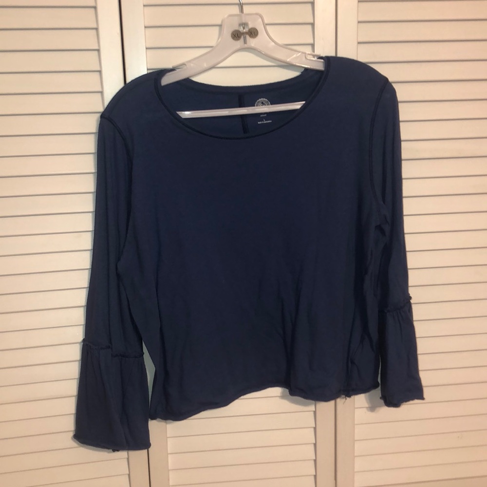 Short Blue Long sleeve shirt